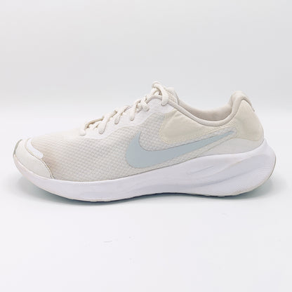 NIKE Revolution 7