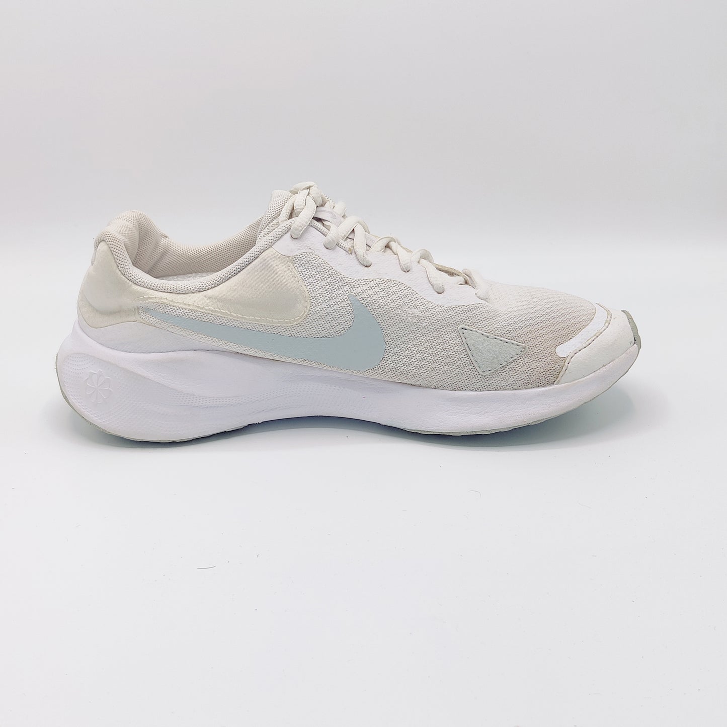 NIKE Revolution 7