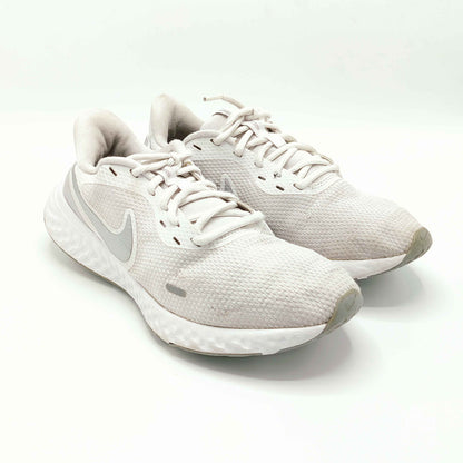 Nike Revolution 5