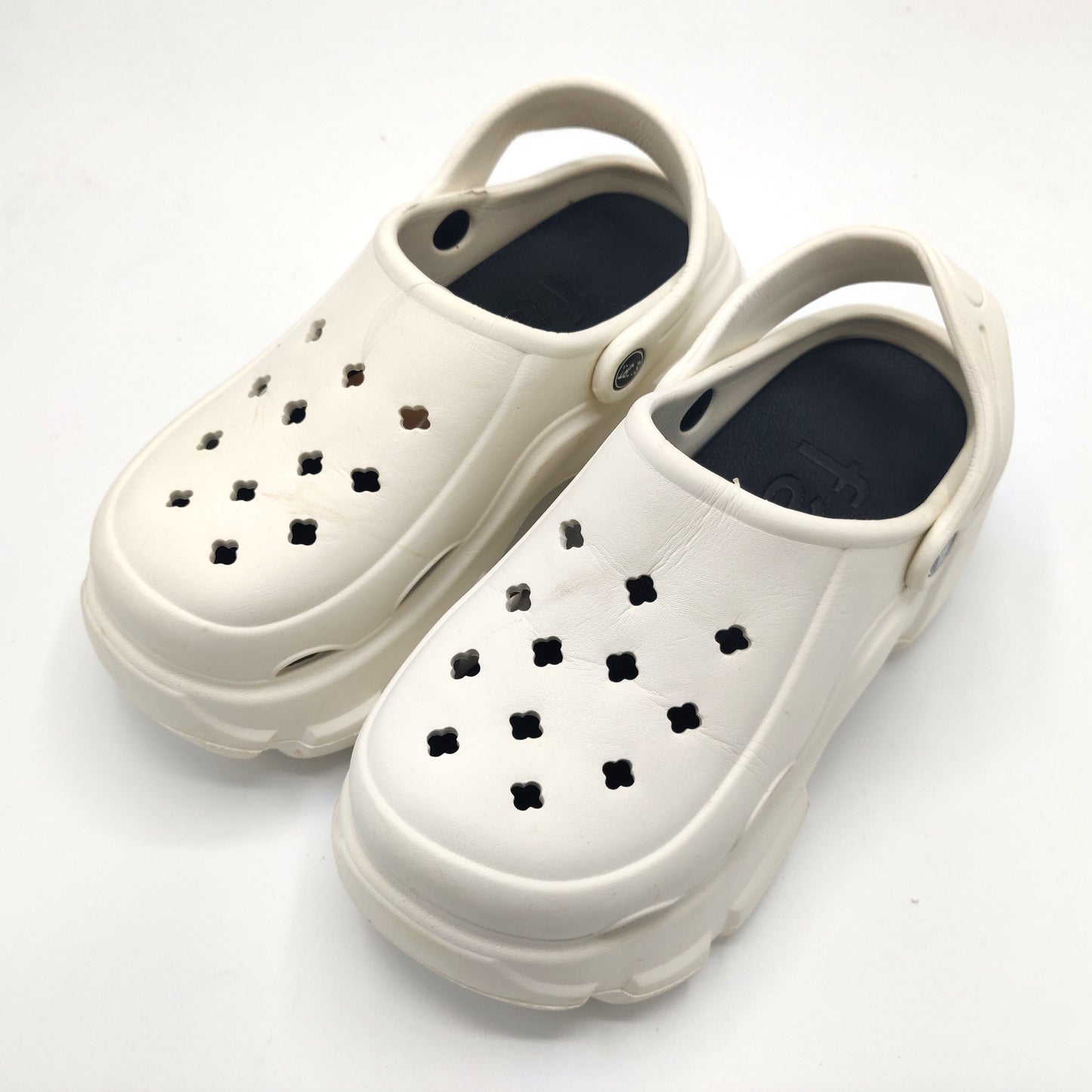 Cut-Out white platform clog